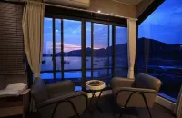 Zhouwen Waterside Scenic Villa - Rooftop Pools
