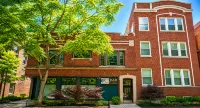 House 5863- Chicago's Premier Bed and Breakfast - Bed and Breakfasts