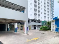 Urbanview Hotel @ Suncity Residence Apartemen Sidoarjo - parking