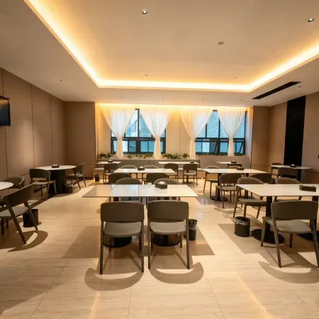 Junlai Hotel (Luohe East Bund) Commercial Plaza