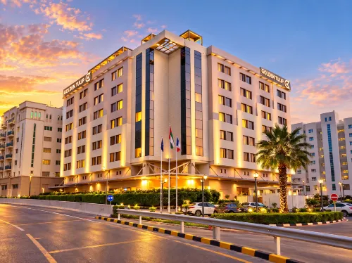 Golden Tulip Muscat - Bãi đậu xe