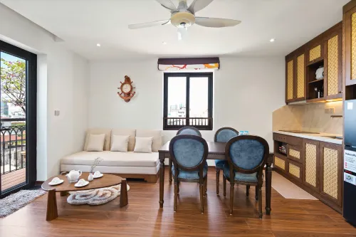 House of Hanoi - balcone
