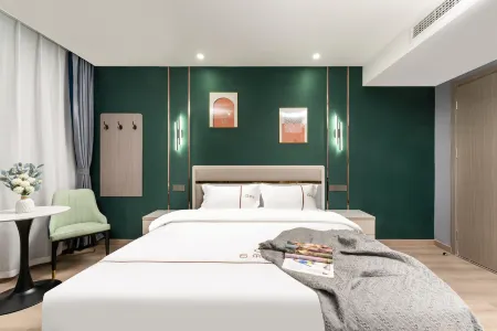 Yueqing Hotel (World Trade Plaza Quancheng Road) Отели рядом с достопримечательностью «Pearl Spring»