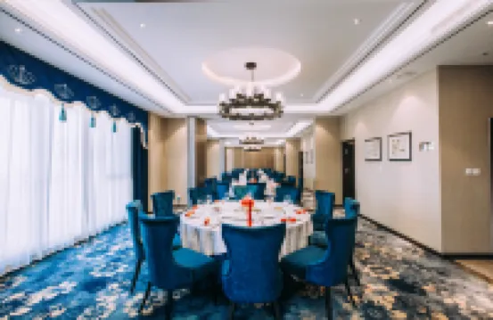 龍湖假日飯店B座