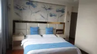 Junyi Qinglong Hotel
