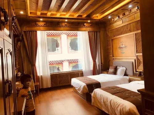 Yoga B&B Tashi Hotel a Baiyü