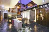 Weijianshan Courtyard Inn Hotels in Fenghuang