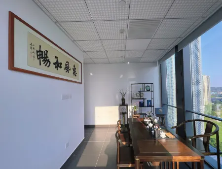 Zhuhai Hongsanyi Hotel Отели рядом с достопримечательностью «Former Residence of Su Zhaozheng»