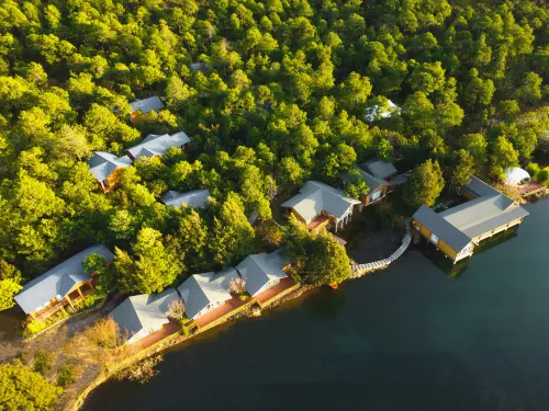 Dongba Valley | Golden Sunlit Mountains · Forest Paradise · Starry Sky Treehouse Retreat