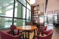 Borrman Hotel (Huaihua Xupu Railway Station) Hotels in Xupu