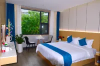 Wudang Mountain Tianshi Intelligent Hotel (Wudang Mountain Scenic Area Gate Branch)