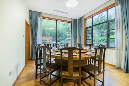 Anji Yinlingju Starry Sky Pool Light Luxury Mountain Su Отели рядом с достопримечательностью «Donglingcun»