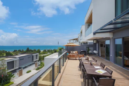 No.1 Courtyard Blue Jacaranda Resort Villa