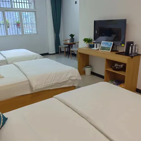 Lichuan Biyiju Homestay