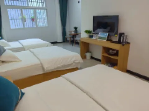 Lichuan Biyiju Homestay
