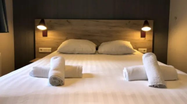 โรงแรมฟาซาด อัมสเตอร์ดัม โรงแรมใกล้ย่านโคมแเดง