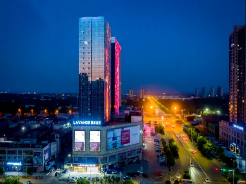 Lavande Hotels Ezhou Evergrande Capital Wuyue Plaza Store - 3-Star