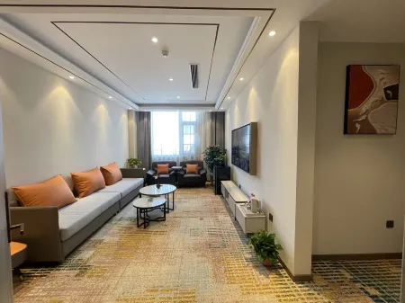 Phoenix Hotel Yaju (Pingdingshan Heping Road Pedestrian Street Store)