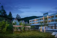 Sishi Homestay (Kangding) Hotels near Baihaizi Lake