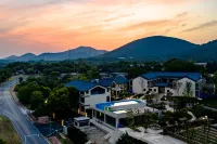 Nanjing Yinglu Hot Spring Resort Homestay Hotel Hotels near Ziqing Lake Safari Park