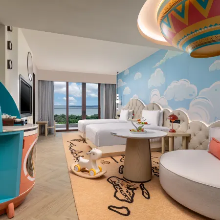 HUALUXE Hotels and Resorts SANYA YALONG BAY RESORT
