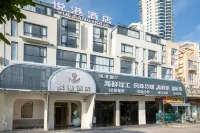 Beihai Yuegang Hotel (International Passenger Port Qiaogang Branch) Hotels near Qiaogang Fengqing Street