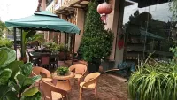 Jinghong Shangpin Hotel