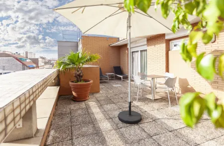 Derby Hotel Barcelona Отели рядом с достопримечательностью «Рамблы (Пешеходные улицы)»