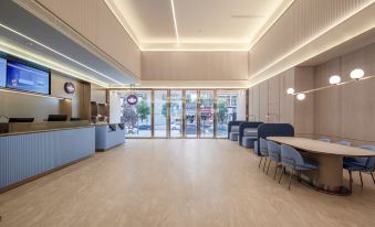 HanTing Hotel (Liupanshui People Square Fenghuang Avenue)