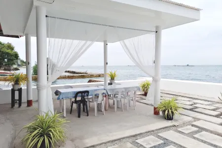 Oslob Angler's Hub & Resort