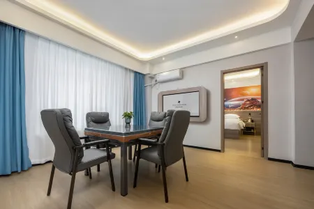 Licheng Yunman Hotel (Wenchang High speed Railway Station Wennan Old Street Branch)