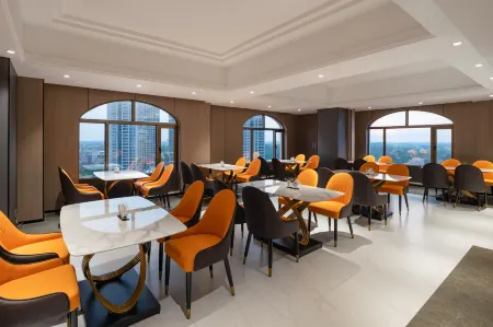 Victoria International Hotel ViCTORIAINTERNATIONALHOTEL (Maoming Dianbai Xinhu 2nd Road) Отели в г. Маомин