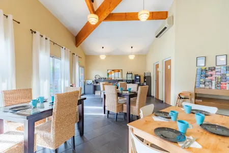 Appart'City Classic Toulouse Saint-Simon Отели рядом с достопримечательностью «Университет Тулуза - Жан Жорес»