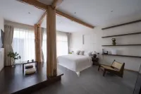 Shangri La Shanye Old Residence Homestay
