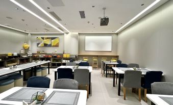 Homeinn Hotel (Laiyang Longmen West Road RT-Mart)