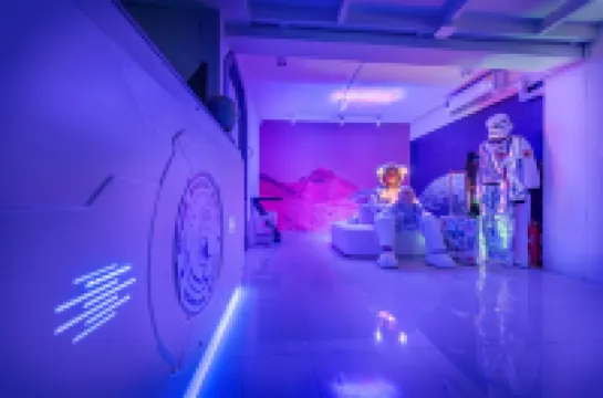 สเปซ สเตชั่น โฮลเทล