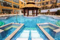 Dabie Mountain Shanxugu Host Spring Resort Hotel - Pools