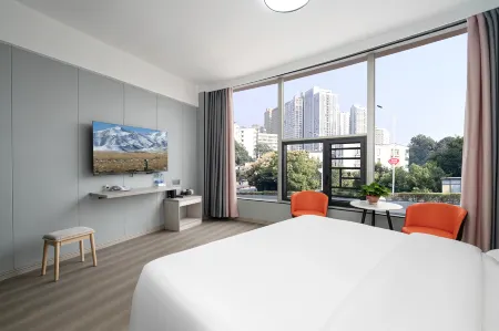 Qixiang Hotel (Zhuzhou Xiangshi Square) Отели рядом с достопримечательностью «College of Chemical Engineering»