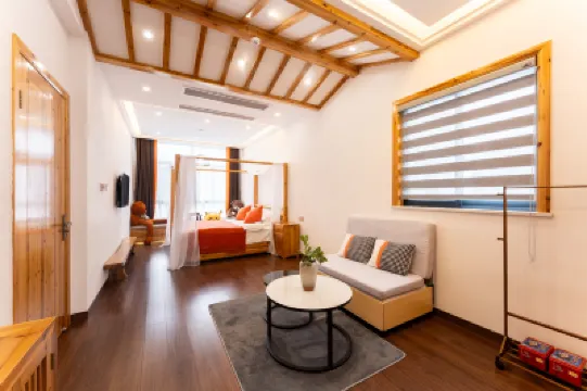 Xidi Banlan Homestay(Xidi Ancient Village Scenic Area Store) Hotels near Yixian Dong Railway Station