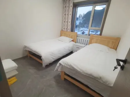 Hengdaohezi Riverside Homestay Отели рядом с достопримечательностью «Weihushan Film And Television City»