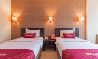 RedDoorz Premium Near Paris Van Java Mall