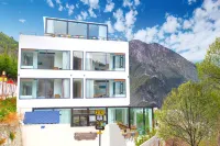 VALATOMS Van Latu Chuyi Homestay (Kangding)