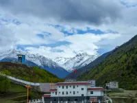 Kangding Herun Business Hotel Hotel di Kangding