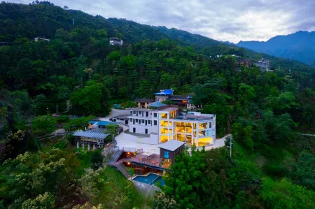 Hewan Mountain Retreat Отели в г. Шанлинь