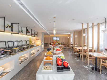 Country Inn & Suites by Radisson Hotel (Lanzhou Landayi Hospital Wulipu Subway Station) Отели рядом с достопримечательностью «Changqing School of Lanzhou University of Finance and Economics Student Union»