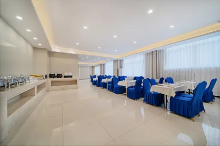 Vienna Hotel (Shenzhen Longgang Longdong) Отели рядом с достопримечательностью «Baoneng All City Shopping Center Longgang Branch (Jianshe Road)»