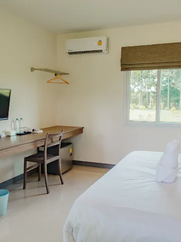 ห้องซูพีเรียร์ เตียงใหญ่ 1 เตียง วิวสวน