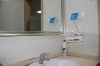 One room Youth Hostel (Binhu Convention and Exhibition Center Store)