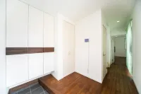 Shiga Lakeside Villa فنادق في تاكاشيما