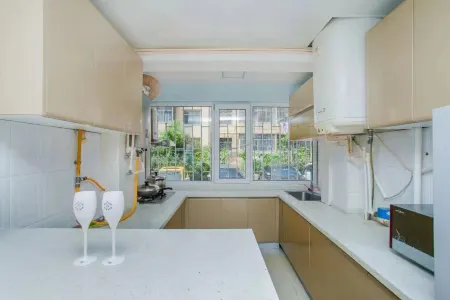 Qingdao Little Times Youth Hostel May4th Square Store